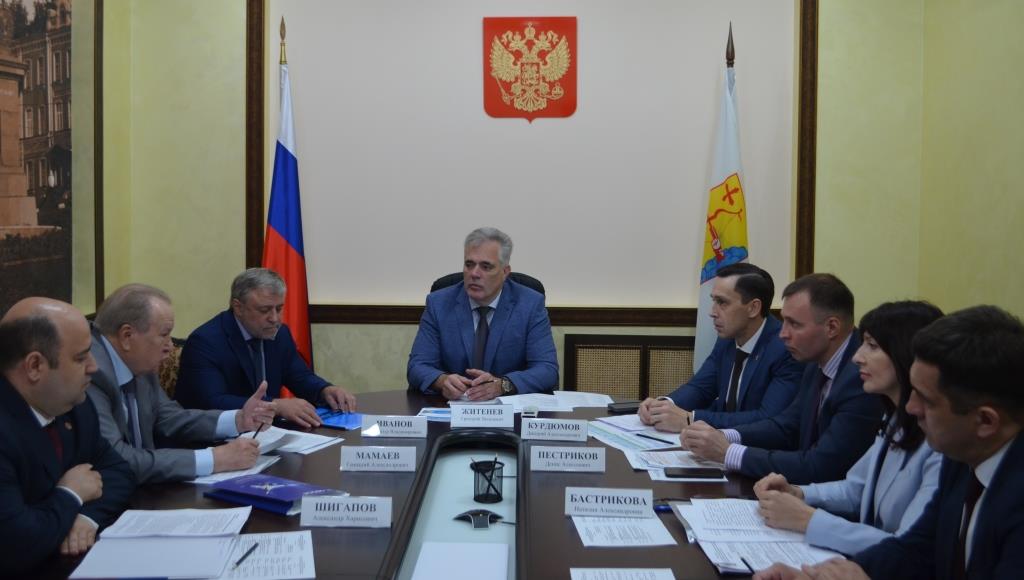 В Кирове обсудили престижность рабочих профессий и вопросы кадрового обеспечения предприятий ОПК.