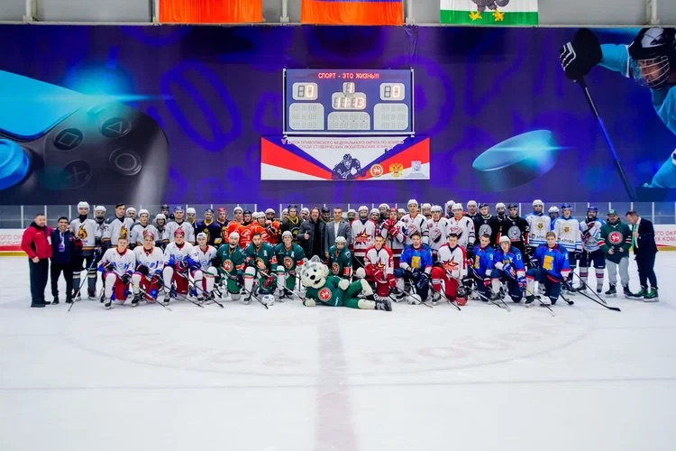 В Казани завершился V Кубок Приволжского федерального округа  по хоккею среди любительских студенческих команд.