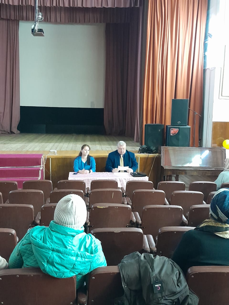 27 марта глава района И.Ю.Шулаев совместно с главой Верховинского сельского поселения Ю.В.Шутовой встретился с населением Верховинского сельского поселения.