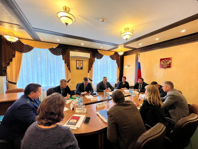 26 сентября 2023 года в приемной Президента Российской Федерации в Кировской области (далее – Приемная) состоялась "прямая телефонная линия" по вопросам начала отопительного сезона 2023-2024 годов. 26 сентября 2023 года в приемной Президента Российской Федерации в Кировской области (далее – Приемная) состоялась "прямая телефонная линия" по вопросам начала отопительного сезона 2023-2024 годов.