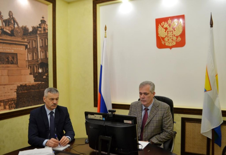 Жители Вятскополянского района задали вопросы главному федеральному инспектору по Кировской области. Жители Вятскополянского района задали вопросы главному федеральному инспектору по Кировской области.