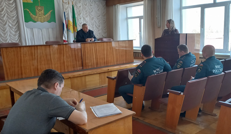 Вопросы подготовки и прохождения паводка и весенне-летнего пожароопасного периода обсудили на заседании комиссии. Вопросы подготовки и прохождения паводка и весенне-летнего пожароопасного периода обсудили на заседании комиссии.