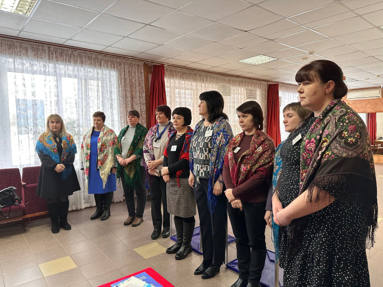 Избирательный участок номер 1145, расположеный в Юрьянском Центре культуры и досуга "Космос". Избирательный участок номер 1145, расположеный в Юрьянском Центре культуры и досуга "Космос".