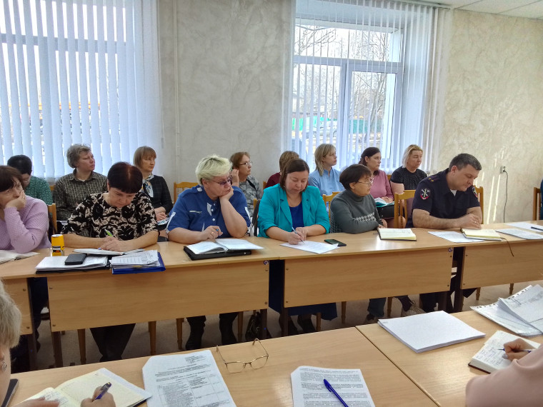 «Организация раннего выявления несовершеннолетних и семей, находящихся в социально опасном положении, профилактика семейного неблагополучия, жестокого обращения, и оказание социальных услуг». «Организация раннего выявления несовершеннолетних и семей, находящихся в социально опасном положении, профилактика семейного неблагополучия, жестокого обращения, и оказание социальных услуг».