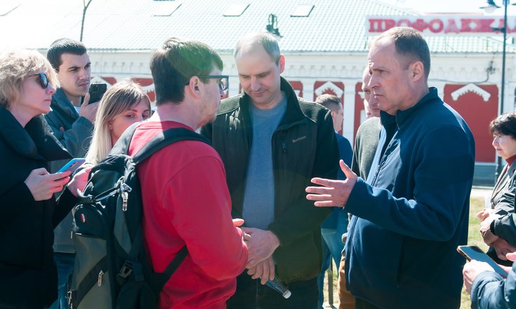 Глава МЧС России и полномочный представитель Президента РФ в ПФО оценили восстановительные работы в Орске. Глава МЧС России и полномочный представитель Президента РФ в ПФО оценили восстановительные работы в Орске.
