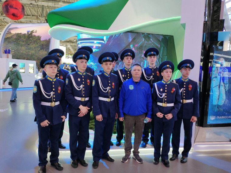 Лучшие воспитанники кадетских корпусов ПФО посетили генеральную репетицию Парада Победы в Москве. Лучшие воспитанники кадетских корпусов ПФО посетили генеральную репетицию Парада Победы в Москве.