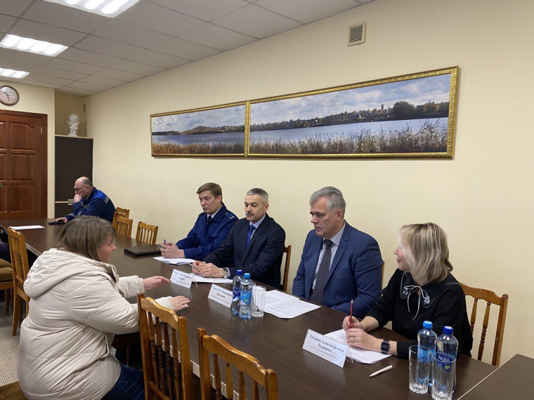 Главный федеральный инспектор по Кировской области провел личный прием граждан Белохолуницкого района. Главный федеральный инспектор по Кировской области провел личный прием граждан Белохолуницкого района.