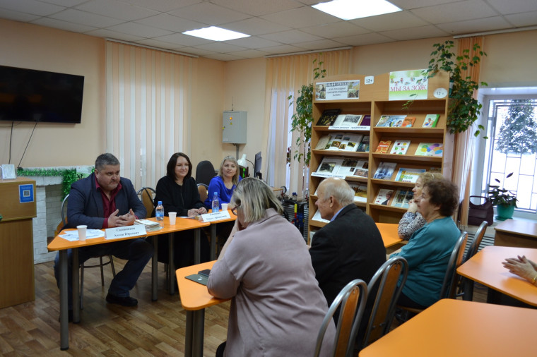 Клуб «Ветеран». Клуб «Ветеран».