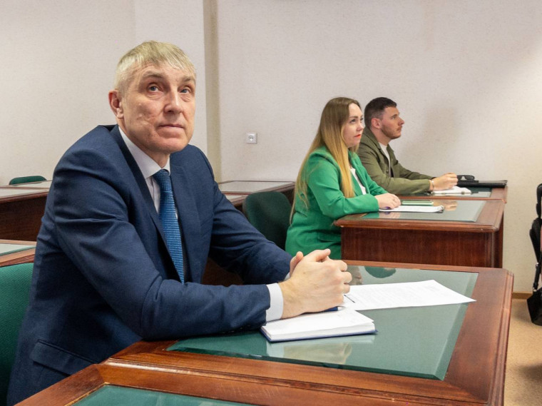 В правительстве Кировской области обсудили ход реализации молодежного проекта «МолоТ». В правительстве Кировской области обсудили ход реализации молодежного проекта «МолоТ».