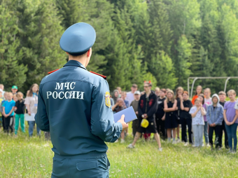 В детских лагерях Юрьянского района проходят «Дни МЧС». В детских лагерях Юрьянского района проходят «Дни МЧС».