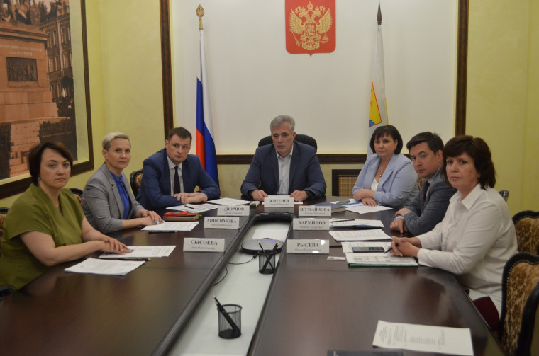 Кировская область готовится к проведению очного финала Фестиваля стрит-арта ПФО «ФормАРТ», который пройдёт в августе. Кировская область готовится к проведению очного финала Фестиваля стрит-арта ПФО «ФормАРТ», который пройдёт в августе.