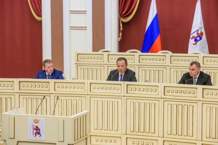 Игорь Комаров представил главного федерального инспектора по Республике Марий Эл. Игорь Комаров представил главного федерального инспектора по Республике Марий Эл.