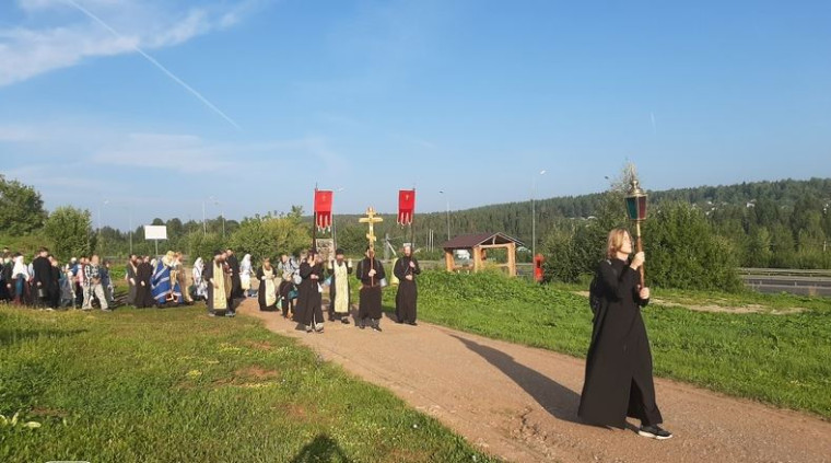Старообрядцы отправились в Великорецкий крестный ход. Старообрядцы отправились в Великорецкий крестный ход.