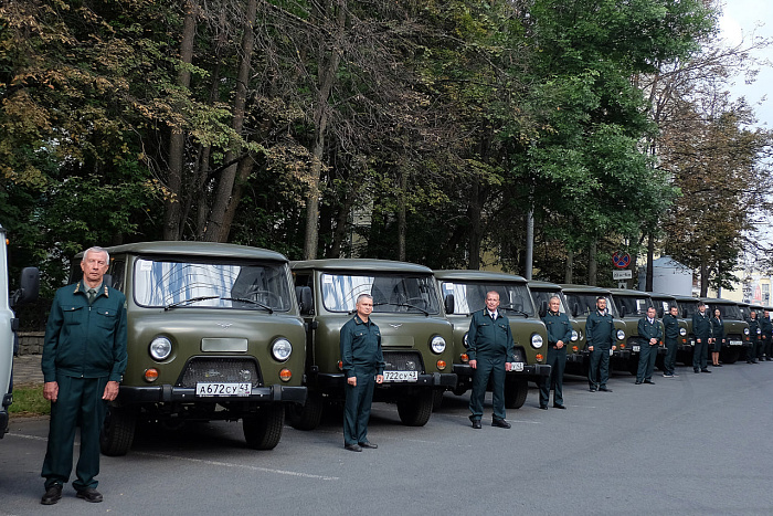 Кировские лесничие получили 24 автомобиля УАЗ для патрулирования. Кировские лесничие получили 24 автомобиля УАЗ для патрулирования.
